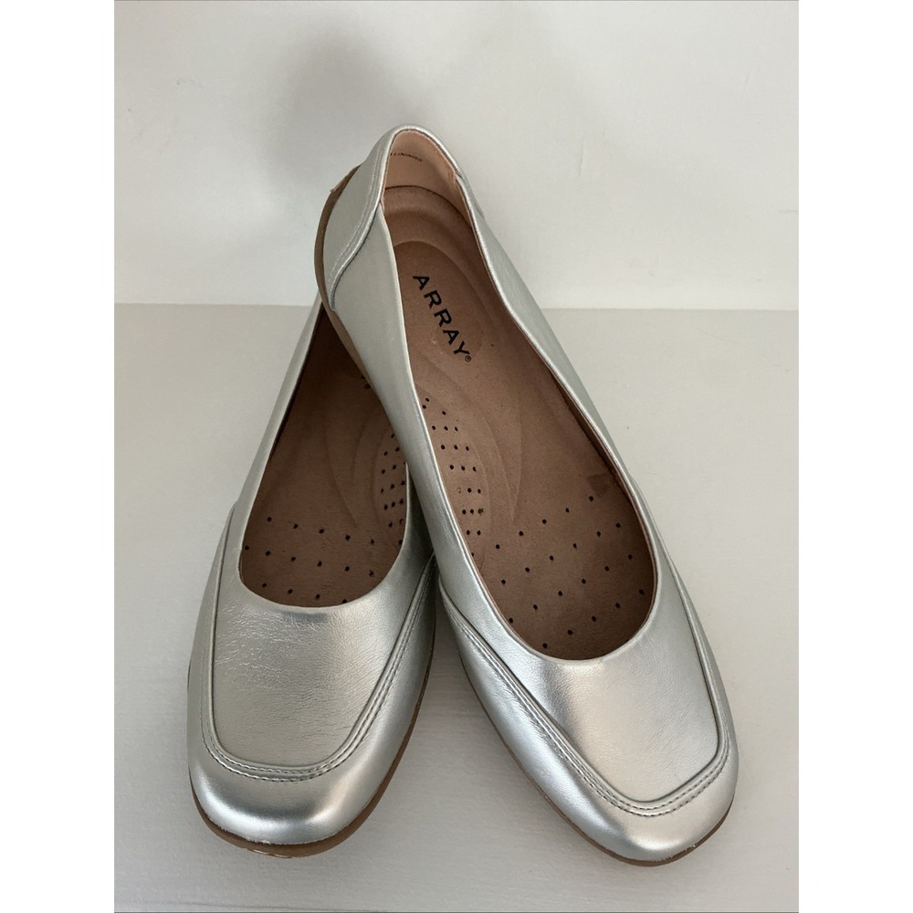 ARRAY Cascade Women's Gold Slip On Size 8.5 Wide Rounded Square Toe NWOB